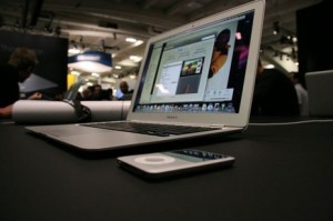 Obnovlennyiy Apple MacBook Air 300x199 Обновленный Apple MacBook Air