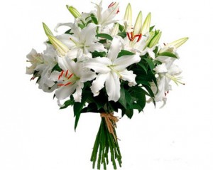1029 300x239 Эффектные букеты цветов с доставкой по Ровно для эффектного праздника