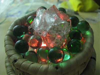 Остывающая ядерная топка в недрах кристалла